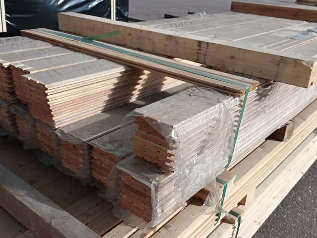 15x120 Mäntypaneeli STS 10mm ura, valkolakattu